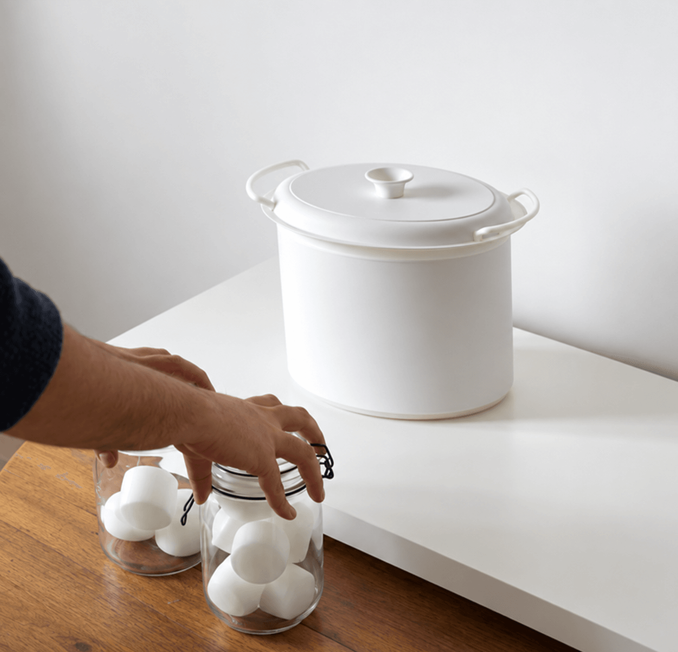 Composition de matières, prototypes et objets conçus par le studio Drigaï